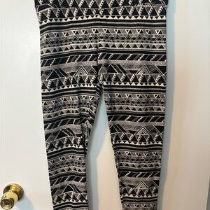 PINK Victoria's Secret Girly Style Black and White Aztec Patterned Leggings